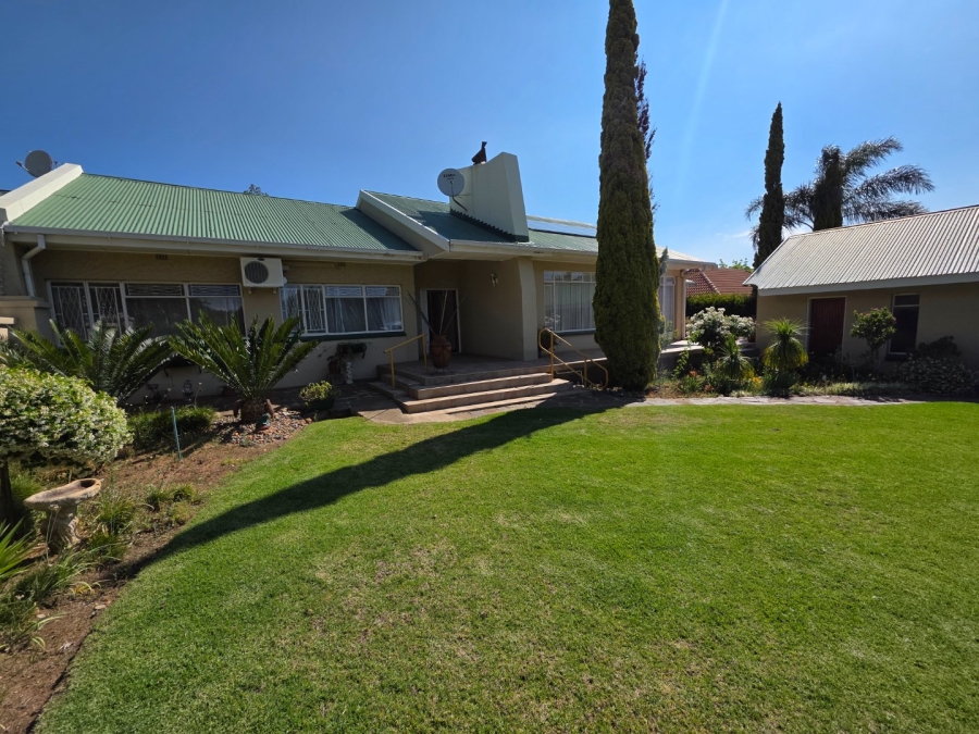 4 Bedroom Property for Sale in Dan Pienaar Free State